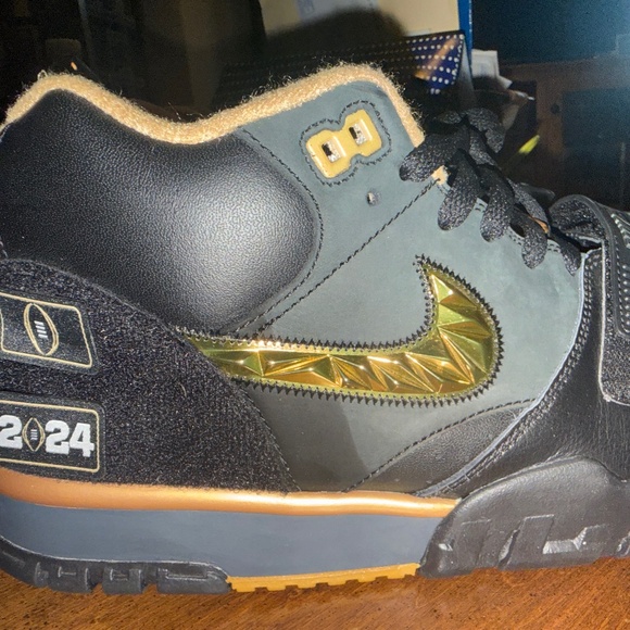 Nike Air Trainer 1 College Football Playoff Edition. Black/gold Size 11.5 Men's - Picture 1 of 5